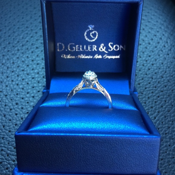 BRAND NEW! 18K White Gold Tacori Engagement Ring - Picture 3 of 5
